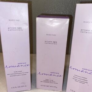 Mary Kay Embrace Romance Spa Set with Lavender Accents